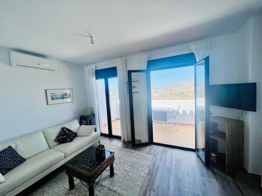 Atico Con Increibles Vistas A Las Montanas Y Mar Frigiliana Kültér fotó